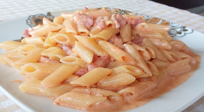 PENNE ALLA VODKA CON PANCETTA